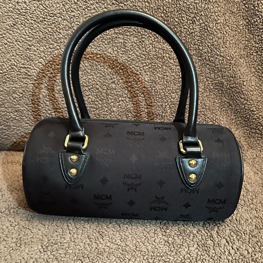 Authentic MCM black papillon - Picture 3 of 4
